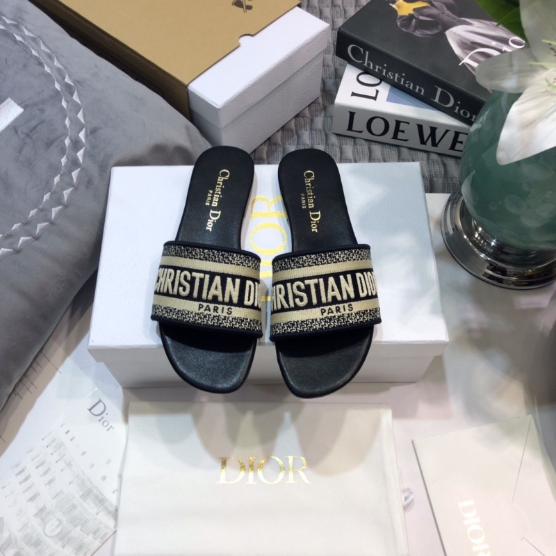 ch**an D*or slippers